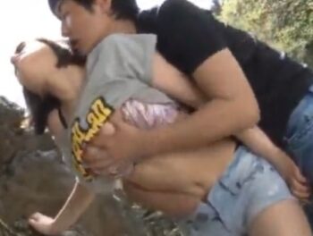 一家でキャンプに行ったら義理姉が誘惑してきたんでテントの中で半青姦セックス