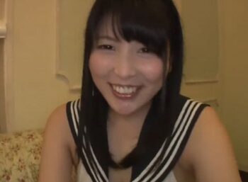 エッロいぴちぴちセーラーでパコって恍惚イキする美少女！痴女コスプレハメ撮りのAV無料動画