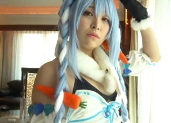 コスプレ作品史上ナンバー1の長舌痴女！エチエチレイヤーがチンポ飲み込むオフパコ