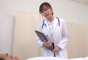 積極的に男に跨る変態女医
